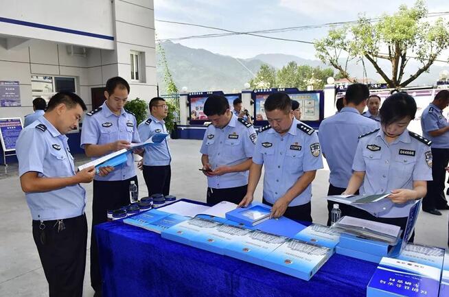 智璟無人機立足70周年國慶大慶， 為漢陰警務(wù)保障工作保駕護航